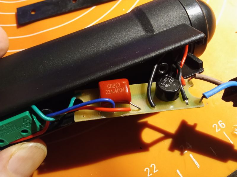 BBT - 580 - półautomatyczny odsysacz cyny z Aliexpress. Poznaj sprzęt zanim podejmiesz decyzję.