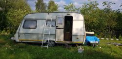SWL 2500T 12V 90Ah – brak ładowania akumulatora w przyczepie kempingowej