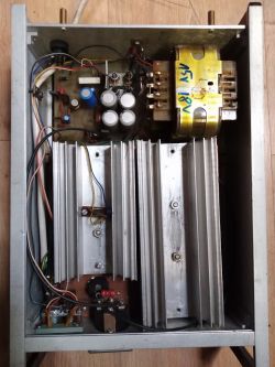 Ocena zakupionego wzmacniacza mocy 2-30MHz 25W. Czy to samoróbka?
