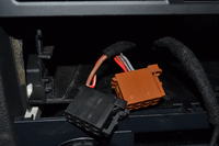 Audi A3 8P, Jak podłączyć kable w radiu, aby działało podświetlenie?