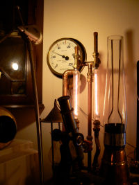 Steampunkowy wskaźnik ciśnienia sieci