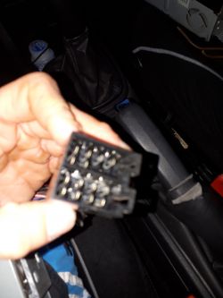 Jaką przejściówkę kupić do radia 1DIN w Opel Corsa D?