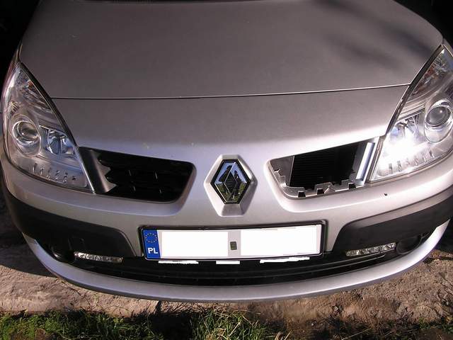Renault Scenic II Awaryjne otwarcie maski elektroda.pl