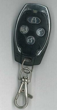 Identyfikacja "uniwersalnego" sterownika centralnego zamka (alarmu?)