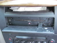 Rover 75 seryjne radio zjadło CD, jak wydobyć