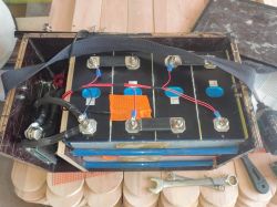 BMS JK-B2A8S20PHC rozłącza akumulator LiFePO4 EVE MB31 314 Ah przy silniku 700 W – co ustawić?