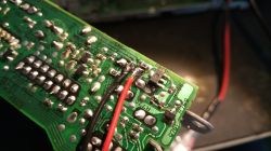 HU-605 Volvo: Jak wyprowadzić kabel AUX bez wymiany radia?