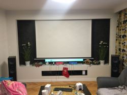 Zaawansowane sterowanie oświetleniem w salonie