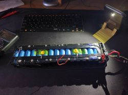 Czy mogę bez obaw usunąć uszkodzony rezystor 1001 z Xiaomi M365?