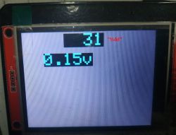 Wyświetlenie wartości napięcia na wyświetlaczu TFT LCD