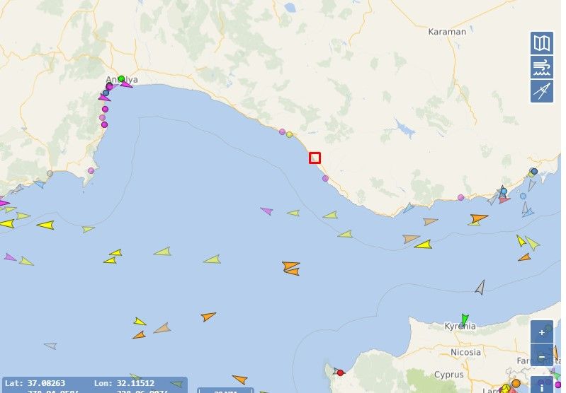 Map of the Mediterranean coast with marked ships and a red square indicating the place of residence.