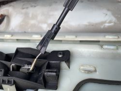 Passat B5 - klamka wewnętrzna nie otwiera drzwi, spada element A z mechanizmu