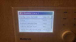 Wyświetlacz sterownika Buderus z ustawieniami systemu c.w.u.
