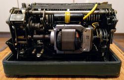 Zespół kondensatorów w maszynie liczącej Facit ESA-0 - wymiana