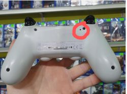 Podłączenie drugiego pada PS4, który był używany z inną konsolą - jak zresetować?