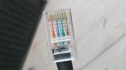 Siec w mieszkaniu po remoncie - kat5e ale laczy tylko 100 lub 10MBps