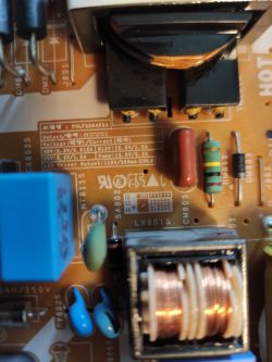 Samsung UE32EH4000 - nie włącza się, brak kontrolki