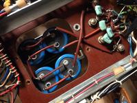Eltron 100u - Jak podłączyć dwa kondensatory 10 000uF 50V zamiast czterech?
