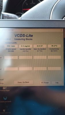 Zrzut ekranu programu VCDS-Lite z parametrami silnika