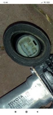 Toyota yaris - Przerobienie szyb manualne na elektryczne. Ma ktoś może schemat?