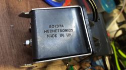 Wyzwalacz LLA11YY182 elektromagnes SD137A Wyzwalacz LLA11YY182 elektromagnes SD137A