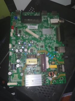 Płyta główna 40-MT31EPA-MAC2HG z elementami elektronicznymi i złączami