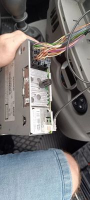 Renault Trafic 2 2014 akcesoryjne radio android a sterowanie z kierownicy