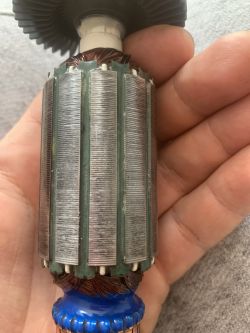 Mlotowiertarka khe 2444 - Grzeje się i iskrzy komutator