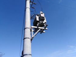Słupowa stacja transformatorowa - mocowanie trafo