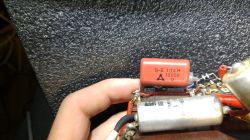 Naprawa pastucha Widonia - identyfikacja nieznanego elementu z oderwanym drucikiem