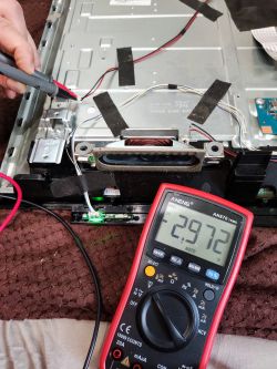 Toshiba 32l2963DG (Vestel) - Brak podświetlenia matrycy