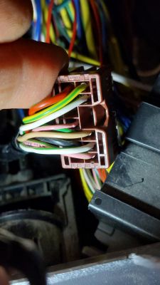 Sterowanie pilotem blokowania drzwi w Dacii Lodgy