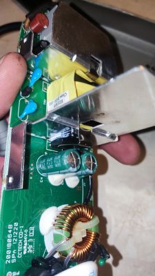 CTEK MXS 5.0 - Zwarcie diody czerwonej, spuchnięte kondensatory, tranzystor z radiatora