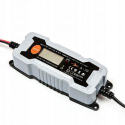 Który prostownik wybrać: nowoczesny vs. PRL-Bester? Porównanie ładowania akumulatora Pb 12V