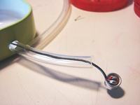 Mikrofon stereo zintegrowany z małym wzmacniaczem.