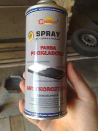 farba podkładowa "gryzie się" ze szpachlą