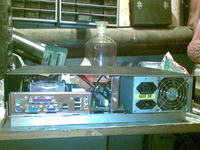 PC w nietypowej obudowie od magnetowidu