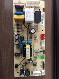 Lodowka Hoover HVBF6182XFHK - nie wlacza sie, nie ma swiatla. Lodowka Hoover HVBF6182XFHK - nie wlacza sie, nie ma swiatla.