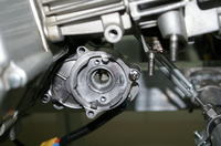 Awaria rozrusznika w pojeździe z silnikiem 72 ccm na zawodach w Holandii