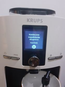 Krups EA8245PN - powtarzająca się konieczność napełniana ekspresu
