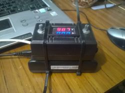 Tani, podręczny zasilacz regulowany - recenzja