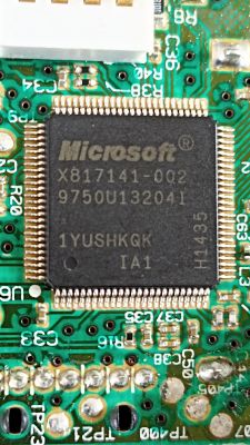 Xbox 360 pad naprawa - prawdopodobnie po zalaniu, nie włącza się.