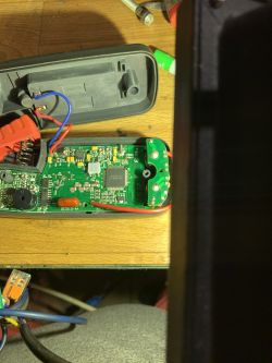 Multimetr Derre DE 3110 - brak pomiaru prądu, czy to wina bezpiecznika A4 czy PTC na wejściach?