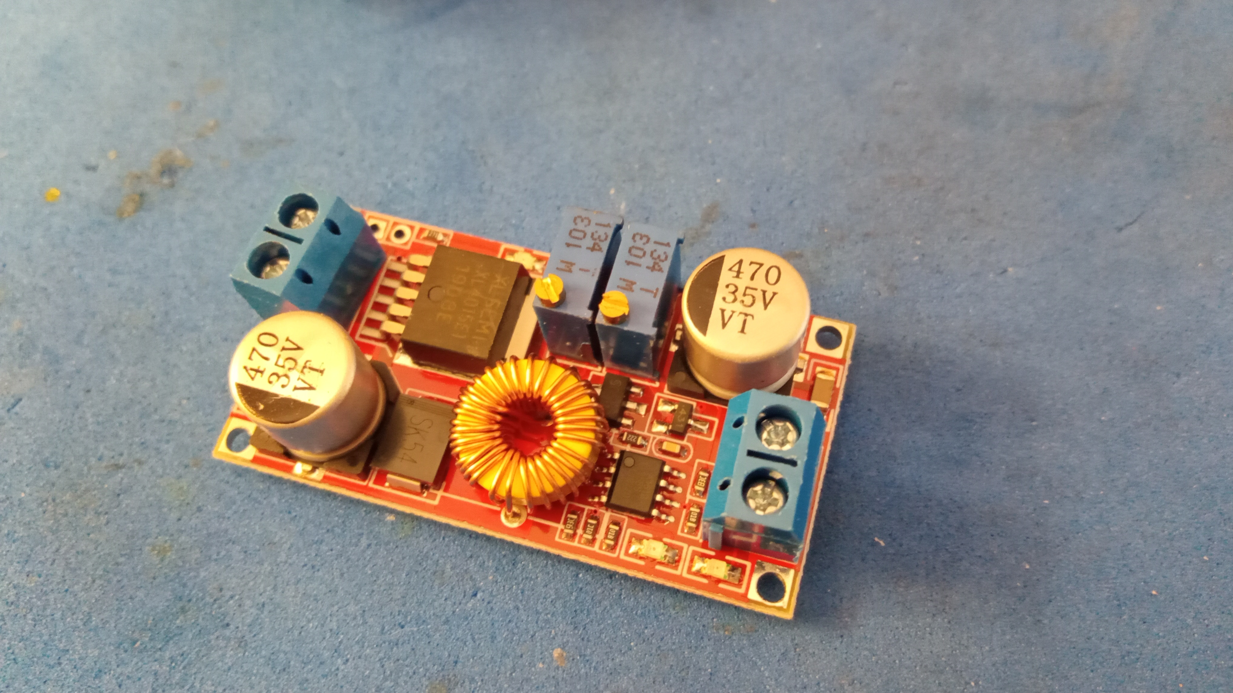 [Rozwiązano] Max prąd i napięcie dla XL4015 w ładowaniu akumulatorów Li ...