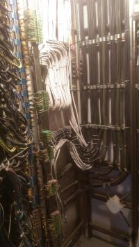 Zdjęcia najlepszych i najgorszych instalacji elektrycznych.