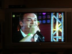 CRT Philips 32PW9520/12 - Po kilku minutach pojawiają się poziome paski.