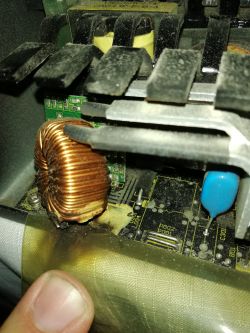 Corsair HX550W - Uszkodzona cewka i był huk Corsair HX550W - Uszkodzona cewka i był huk