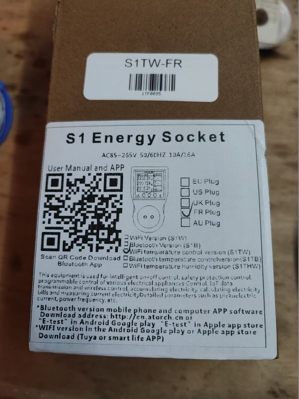 S1TW-FR Packaging with QR Code S1TW-FR device packaging with visible QR code for the app.