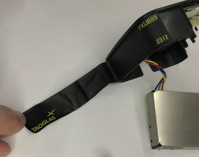 The interior of the Bosch IVS SLIM module, i.e. telemetry and fender detection in Car Sharing vehicl