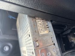 [Zlecę] VW Gamma jak znaleźć kod do radia samochodowego, gdy wycięto go z książeczki?